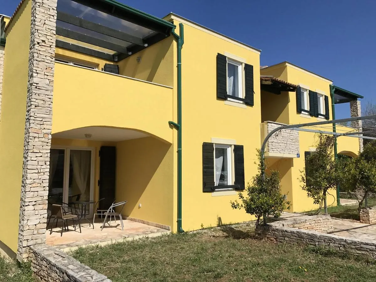 Modern Apartment In Basanija 73 M² Balcony And Air Conditioning