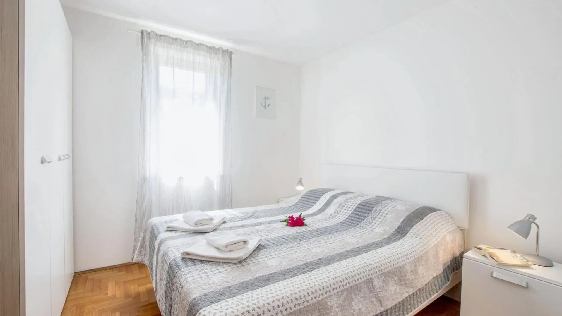Modern Apartment In Basanija 73 M² Balcony And Air Conditioning