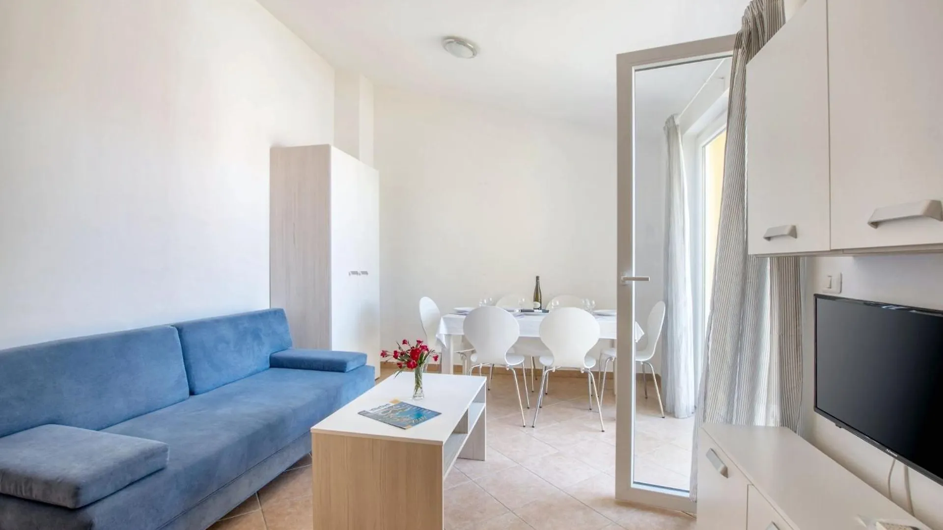 Modern Apartment In Basanija 73 M² Balcony And Air Conditioning